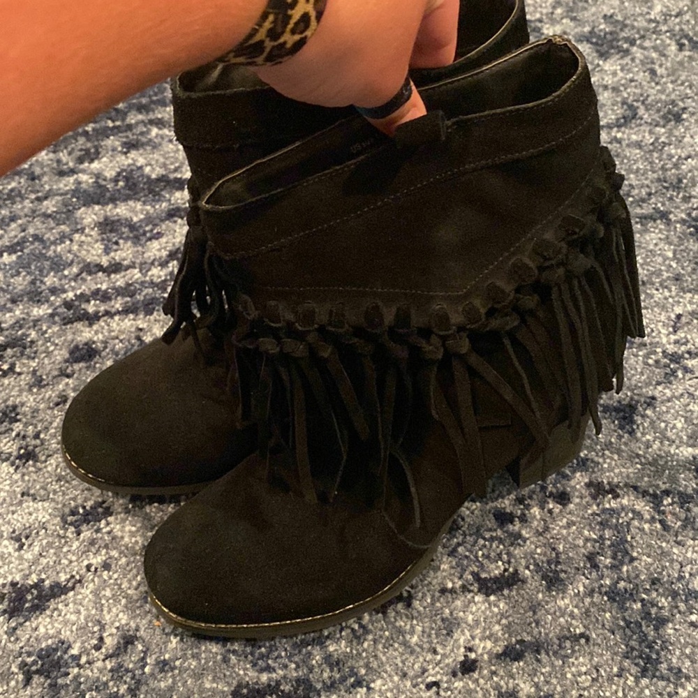 Black size 10 fringe sbicca boots. perfect for winter.